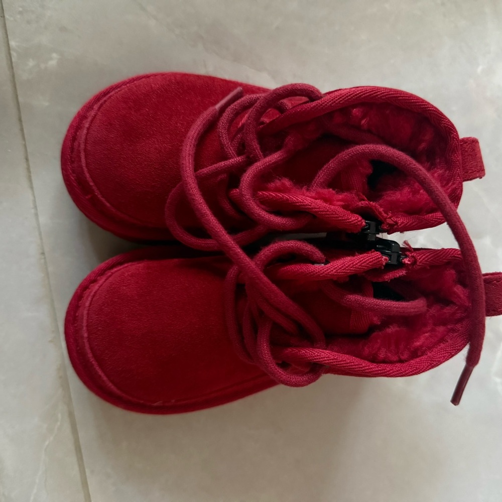 Kids(toddler size 7) UGG Neumel II Boots